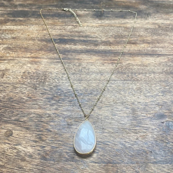 Beautiful gold tone stone necklace - Picture 1 of 6